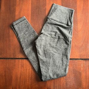 Lululemon wunder under leggings size 6